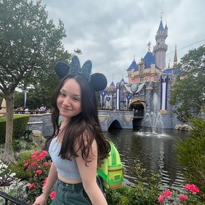 Meet your Posher, Regan